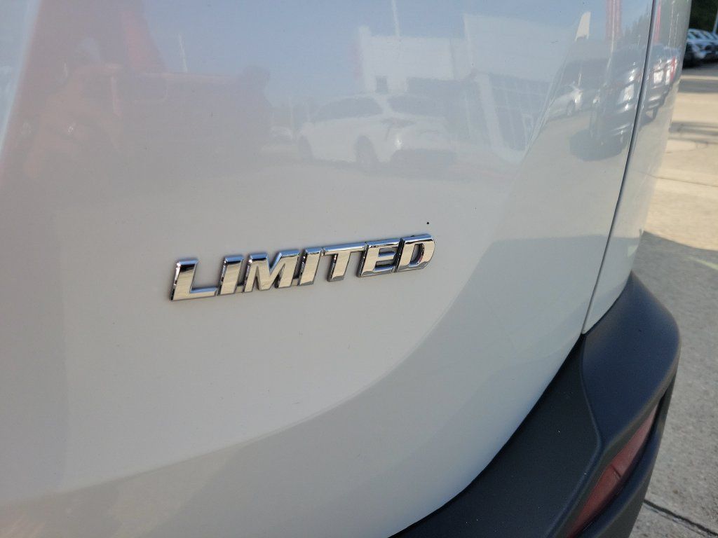Used 2015 Toyota RAV4 Limited w/ Technology Package FWD image 5