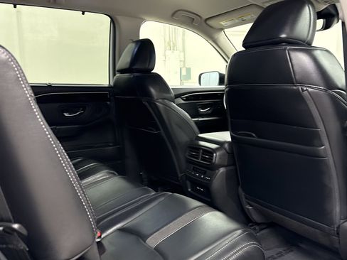 Used 2025 Honda Pilot EX-L image 21