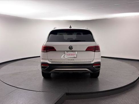 Used 2022 Volkswagen Taos SE FWD image 7
