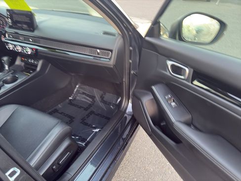 Used 2023 Honda Civic Touring image 22