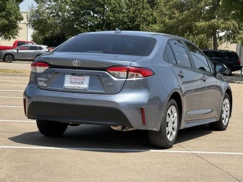 Used 2025 Toyota Corolla LE FWD image 4