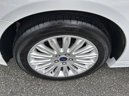 Used 2016 Ford Fusion SE FWD image 17