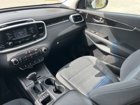 Used 2016 Kia Sorento AWD w/ LX Convenience Package image 21