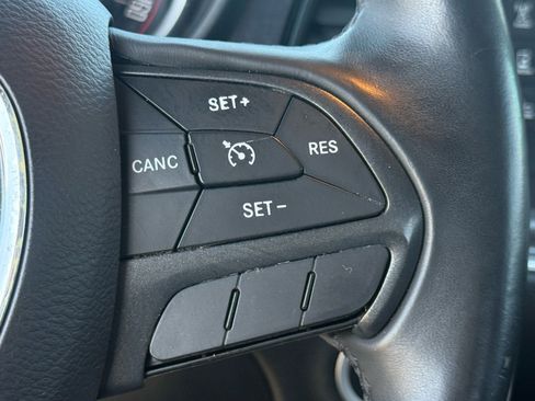 Used 2016 Dodge Challenger SXT RWD image 14