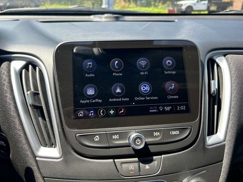 Used 2023 Chevrolet Malibu LT FWD image 17