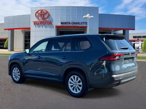 Used 2025 Toyota Grand Highlander FWD image 5