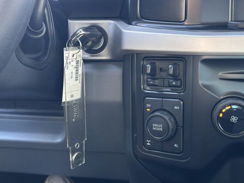 New 2025 Ford F250 XLT w/ FX4 Off-Road Package image 31