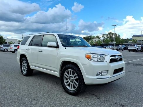 Used 2011 Toyota 4Runner Limited AWD/4WD image 2