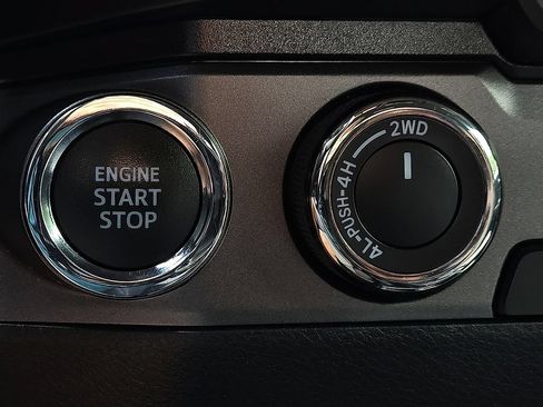 Used 2020 Toyota Tacoma TRD Sport AWD/4WD image 16