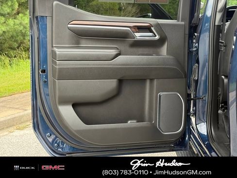Used 2023 GMC Sierra 1500 SLT AWD/4WD image 24