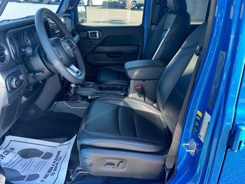 Used 2024 Jeep Wrangler Sahara w/ Technology Group image 10