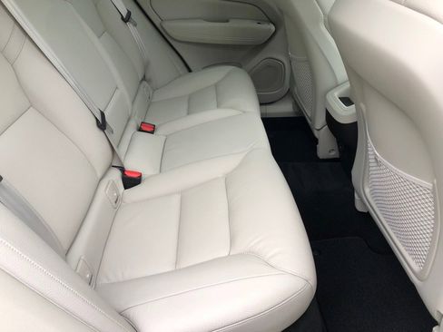 Used 2022 Volvo XC60 B5 Momentum image 24