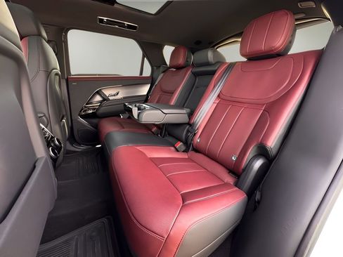 Used 2025 Land Rover Range Rover Sport Dynamic SE image 25