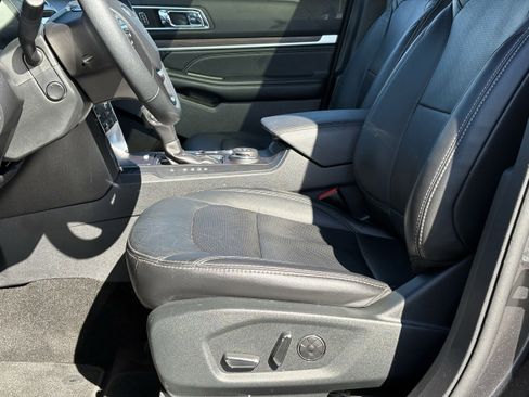 Used 2018 Ford Explorer Limited w/ Equipment Group 301A image 30