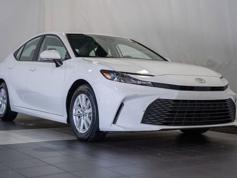 Used 2025 Toyota Camry LE FWD image 1