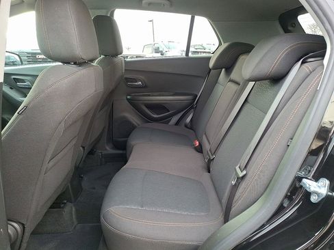 Used 2022 Chevrolet Trax LS w/ Tint and Cruise Package image 15