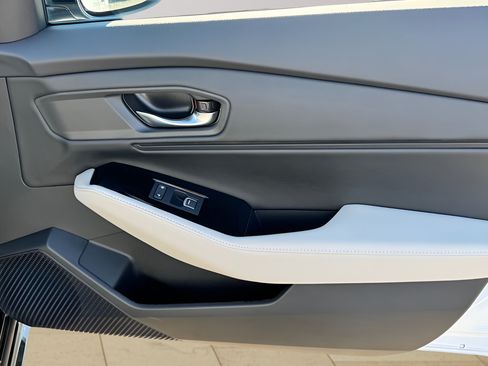 Used 2025 Honda Accord Touring image 10