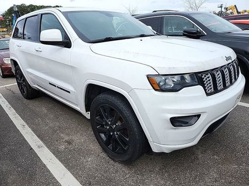 Used 2019 Jeep Grand Cherokee Altitude image 5