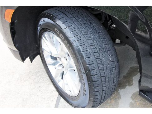 Used 2024 Chevrolet Suburban Premier RWD image 30