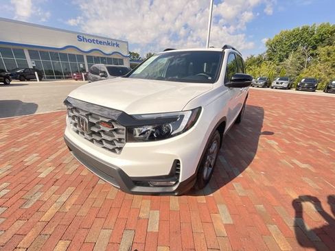 Certified 2023 Honda Passport TrailSport image 26