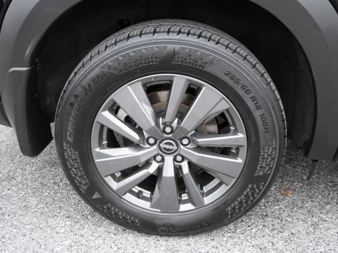 Used 2024 Nissan Pathfinder S image 39