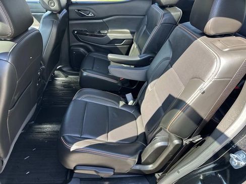 Used 2023 GMC Acadia AT4 w/ Technology Package AWD/4WD image 11