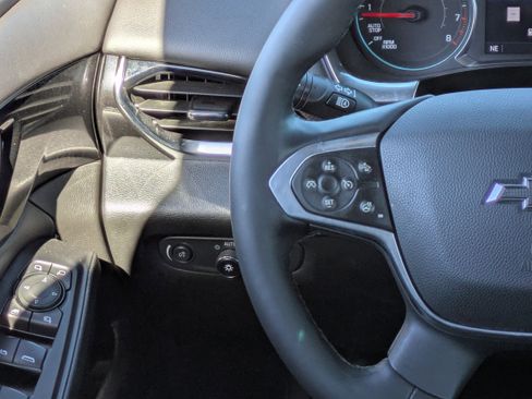 Used 2023 Chevrolet Traverse RS image 24