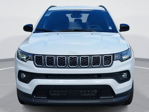 New 2026 Jeep Compass Latitude image 2