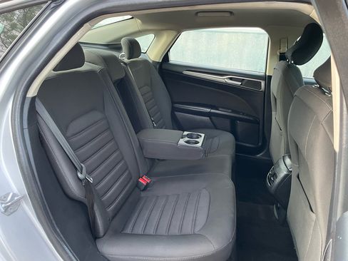 Used 2019 Ford Fusion SE image 17