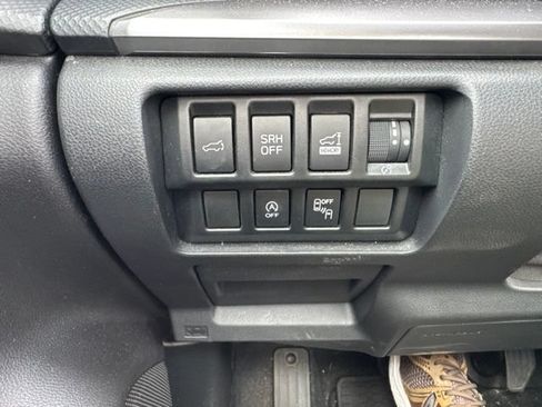 Used 2021 Subaru Forester Premium AWD/4WD image 9
