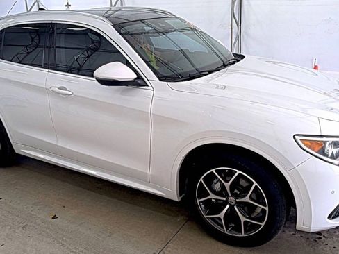 Used 2021 Alfa Romeo Stelvio Ti image 2