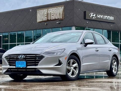 Certified 2023 Hyundai Sonata SE w/ Cargo Package FWD image 1