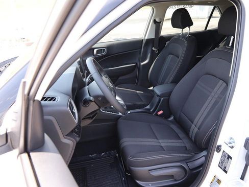 Used 2026 Hyundai Venue SEL FWD image 9