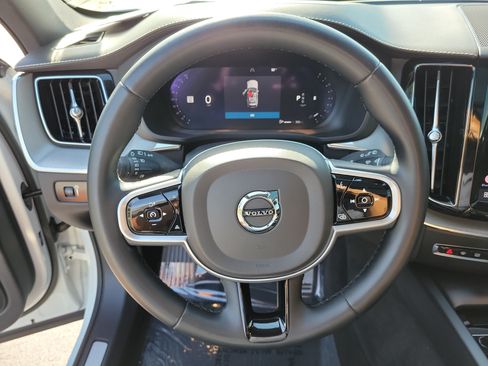 Used 2022 Volvo XC60 B5 R-Design w/ Protection Package Premier FWD image 28