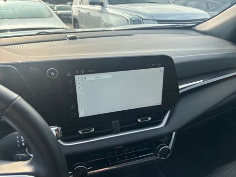 Used 2025 Chevrolet Equinox LT FWD image 20