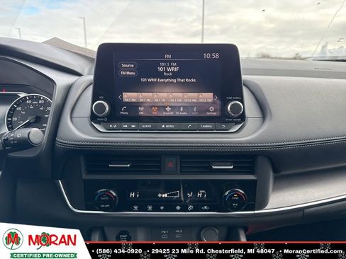 Used 2024 Nissan Rogue SV image 16