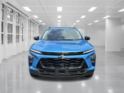 Used 2025 Chevrolet Trax ACTIV w/ Sunroof Package FWD image 2