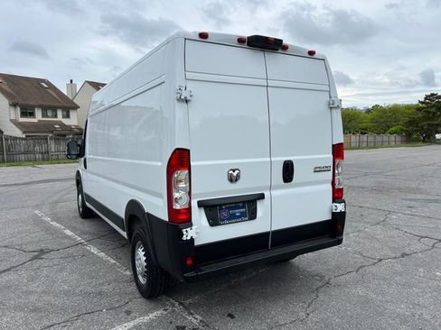 Used 2026 RAM ProMaster 2500 w/ Convenience Group FWD image 8