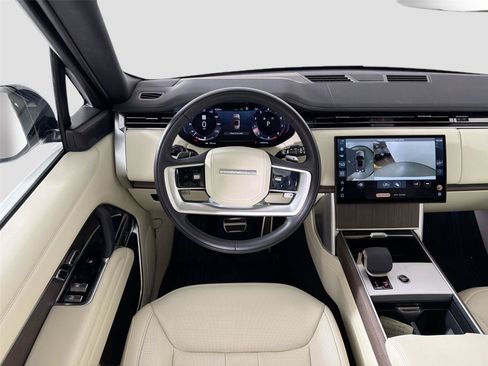 Used 2025 Land Rover Range Rover SE AWD/4WD image 21