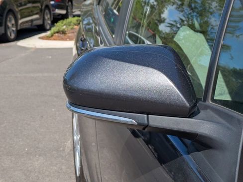 Used 2022 Toyota Prius LE FWD image 10