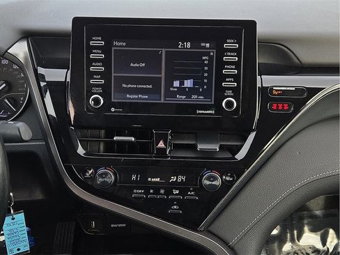 Used 2022 Toyota Camry SE image 11