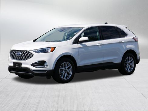 Used 2024 Ford Edge SEL w/ Convenience Package AWD/4WD image 2