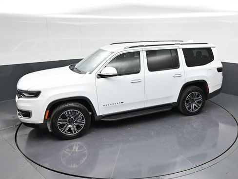 Used 2022 Jeep Wagoneer Series III image 24