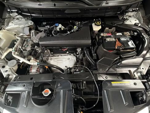 Used 2017 Nissan Rogue SV FWD image 21