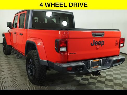 Used 2021 Jeep Gladiator Sport AWD/4WD image 4