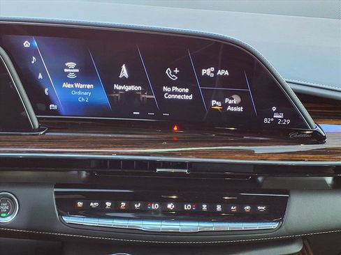 Used 2023 Cadillac Escalade ESV Premium Luxury image 10