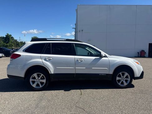 Used 2014 Subaru Outback 2.5i Premium AWD/4WD image 12