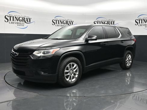 Used 2021 Chevrolet Traverse LS w/ LPO, Blackout Package FWD image 4