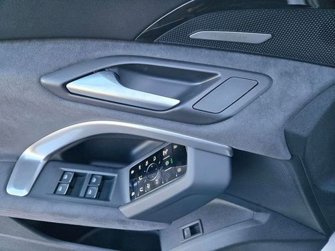 New 2025 Audi SQ5 Premium Plus image 18