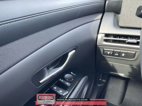 Used 2025 Hyundai Santa Cruz SEL image 18